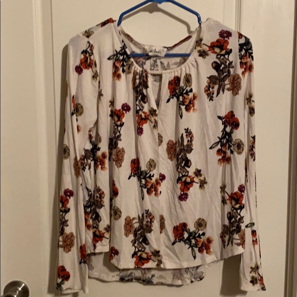 Long sleeve floral top
